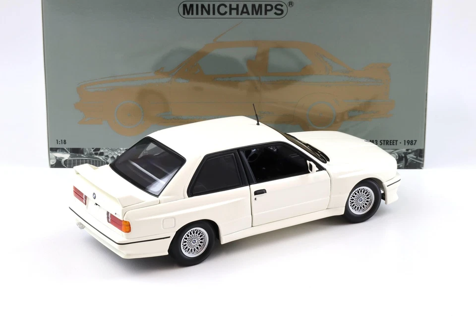 1:18 Minichamps BMW M3 E30 Street Coupe 1987 Bianco - Immagine 3 di 4