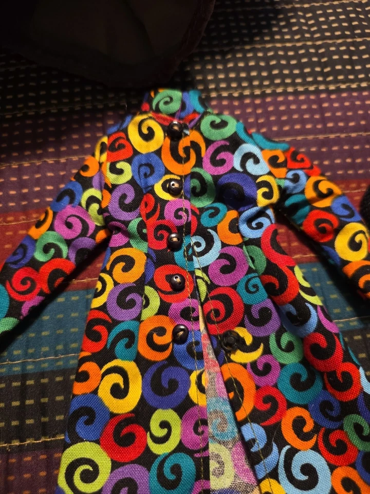 Barbie Colorida Chaqueta Y Falda Y Suéter Foto 3 de 4