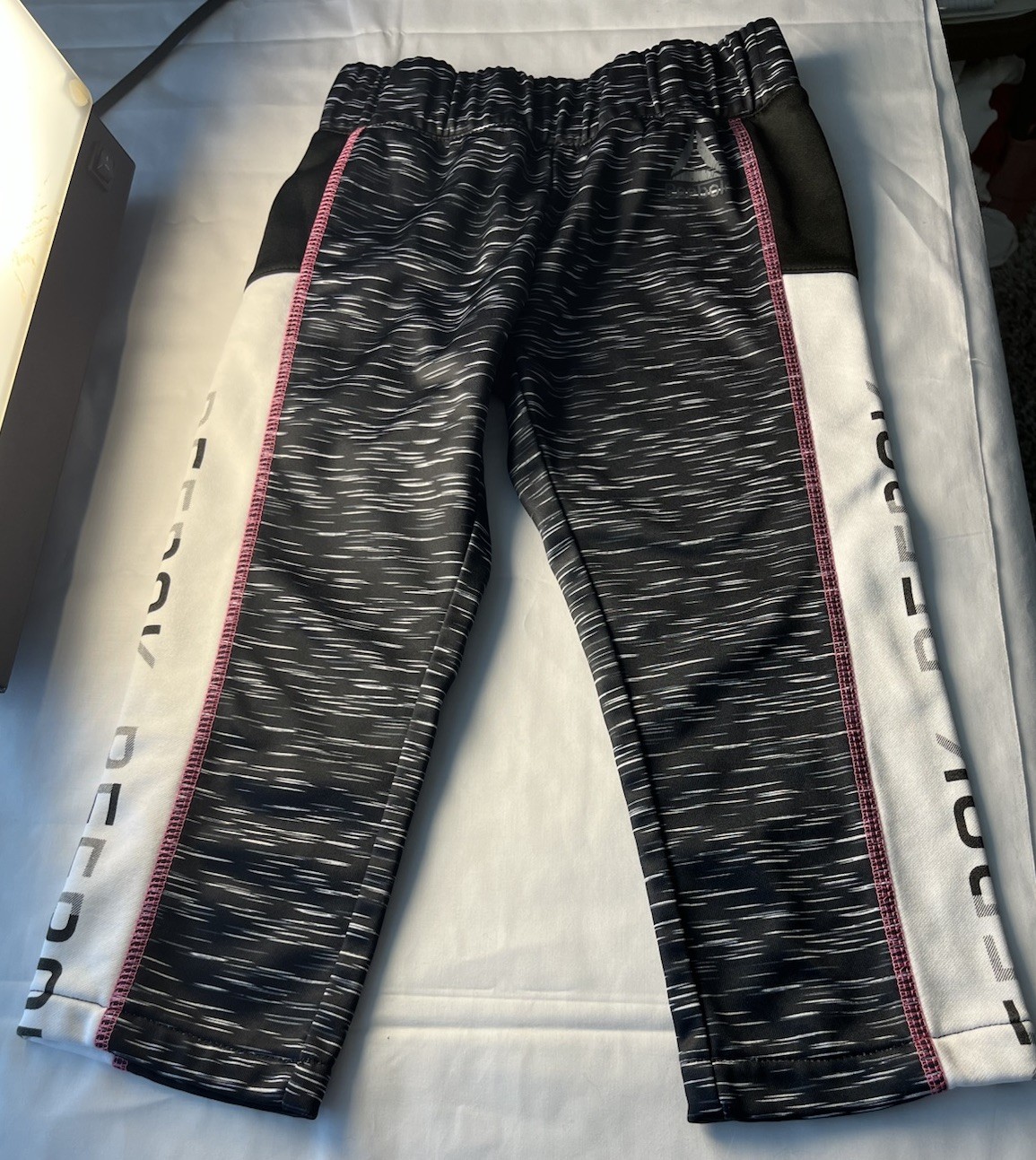 Reebok Girls Joggers Size 6 thumbnail 3