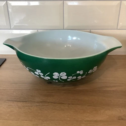 Vintage 1960's Pyrex Green White Clover Leaf Cinderella 13" Mixing Bowl set 3