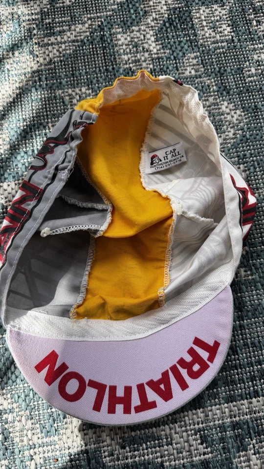 Gorra de bicicleta de triatlón RARA-De colección. Sombrero. Natación "I Love Pain". Bicicleta. Corre. Luz Foto 3 de 4