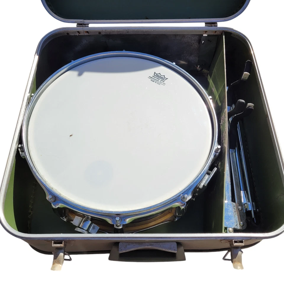 Steel Shell Snare Drum Majestic Remo Soundmaster Percussion 5 x 14 mit Ständer