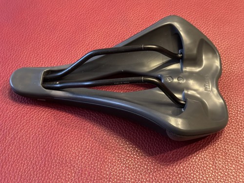 Selle Italia S 5 Lady Superflow Saddle - Black 160mm Width Chromoly Rails - Picture 7 of 8