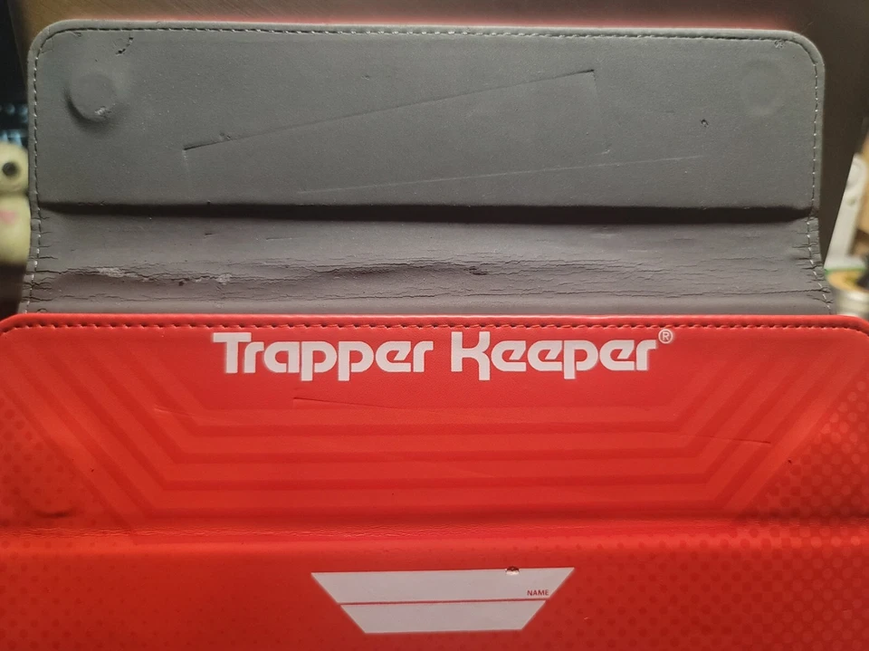 Estuche universal rojo Mead Trapper Keeper para tabletas de 7" a 8" Foto 4 de 4