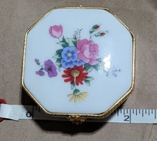 Estēe Lauder Porcelain “White Linen” Keepsake Box
