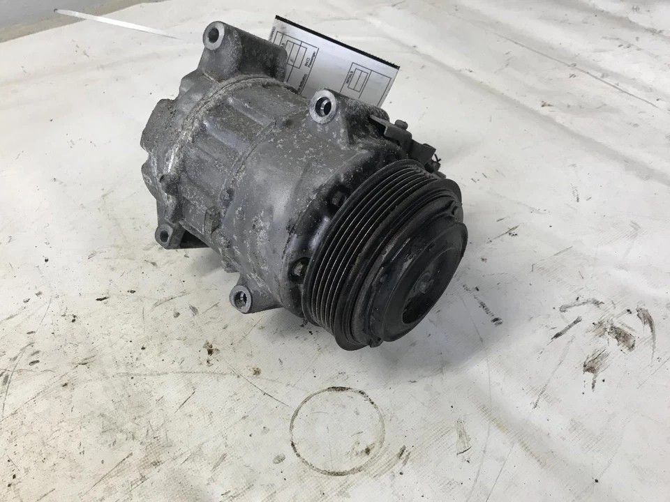 Compresor de aire acondicionado usado se adapta a: Toyota Sienna 2017 6 cilindros grado B Foto 2 de 4