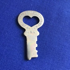 ORIGINAL ANTIQUE STEAMER TRUNK KEY CORBIN LOCK CO. CAB1 FLAT STEEL HEART KEY USA