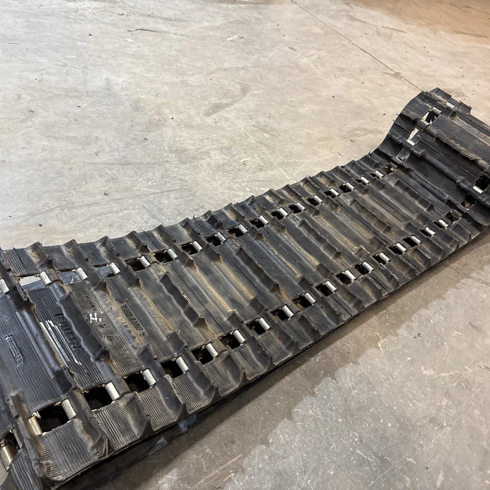 POLARIS 15X121 .91" 2.52 Pitch CAMOPLAST SNOWMOBILE TRACK GOOD - Image 2 of 4