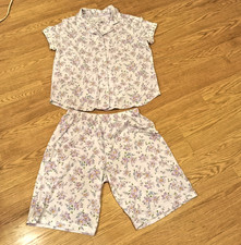 Karen Neuburger Womens Pajamas - Size L - Knee Length Pants - Floral Design