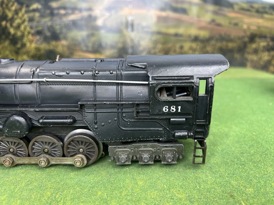 LIONEL POSTWAR No. 681 TURBINE LOCOMOTIVE w/ 2046W-50 PENNSYLVANIA TENDER - Image 3 of 4