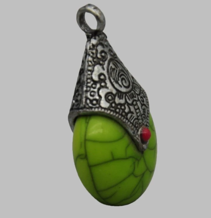 Antiguo Colgante Vintage Piedra Craquelada Verde Ornamentado Plata Metal Rojo Detalle Decoración Foto 2 de 4