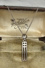 Sterling Silver 925 Necklace 46cm Chain & Art Deco Style Pendant Fine Jewellery