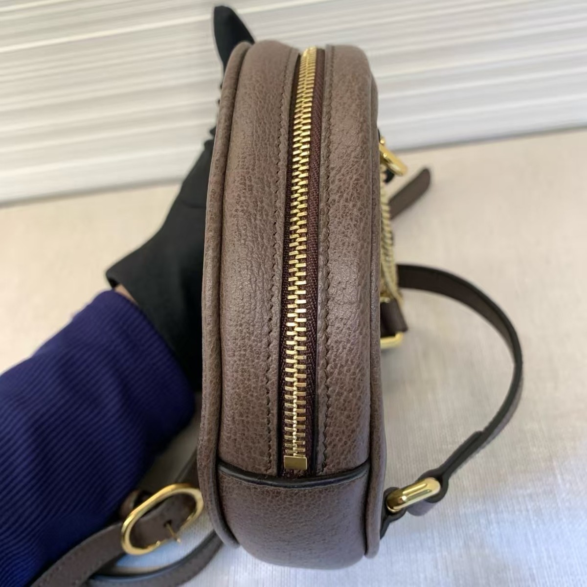 Gucci Ophidia GG Supreme Canvas Leather Mini Round Backpack  display picture 2