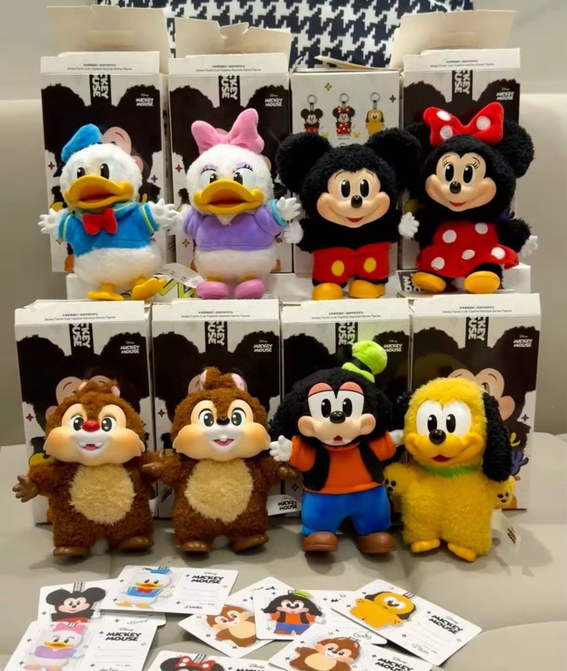 【値下げ中】POPMART Disney Mickey Family ぬいぐるみ USA New AUTHENTIC POP MART Disney Mickey Family Cute