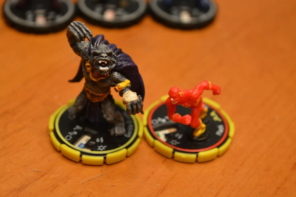 HERO CLIX HYPERTIME LOT OF 50 FIGURES SOME VERY RARE AND HARD TO FIND VALUABLE - Image 3 of 4