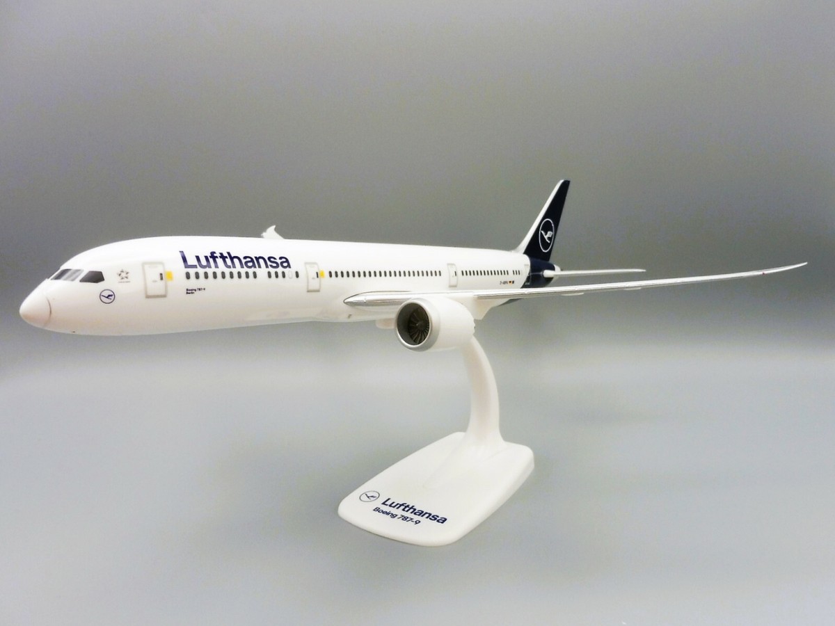 Lufthansa Boeing 787-9 1/200 Herpa Snap Fit 613453 D-ABPA Berlin