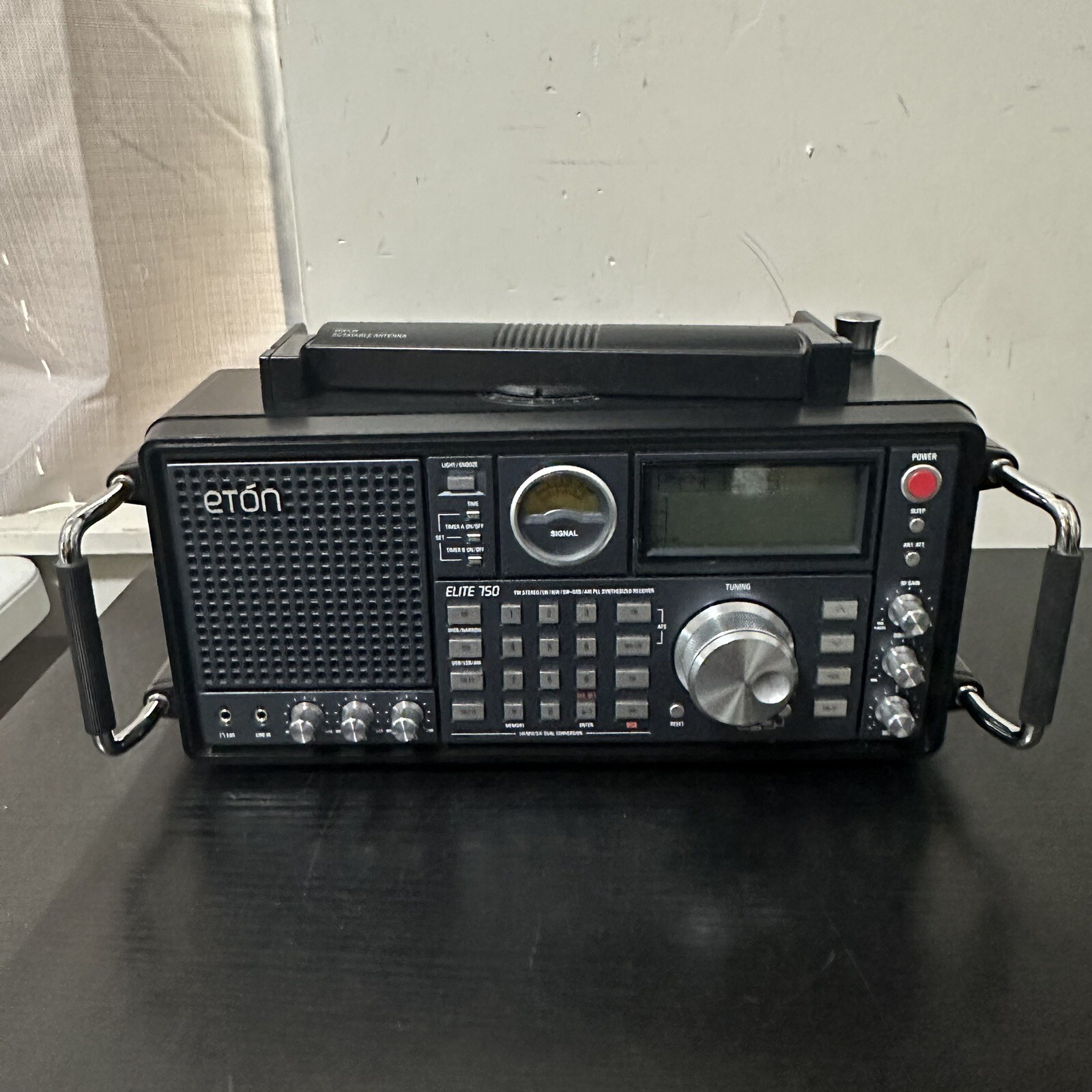 Eton Elite 750 The Classic AM/FM/LW/VHF/ Shortwave Radio No Power Cord