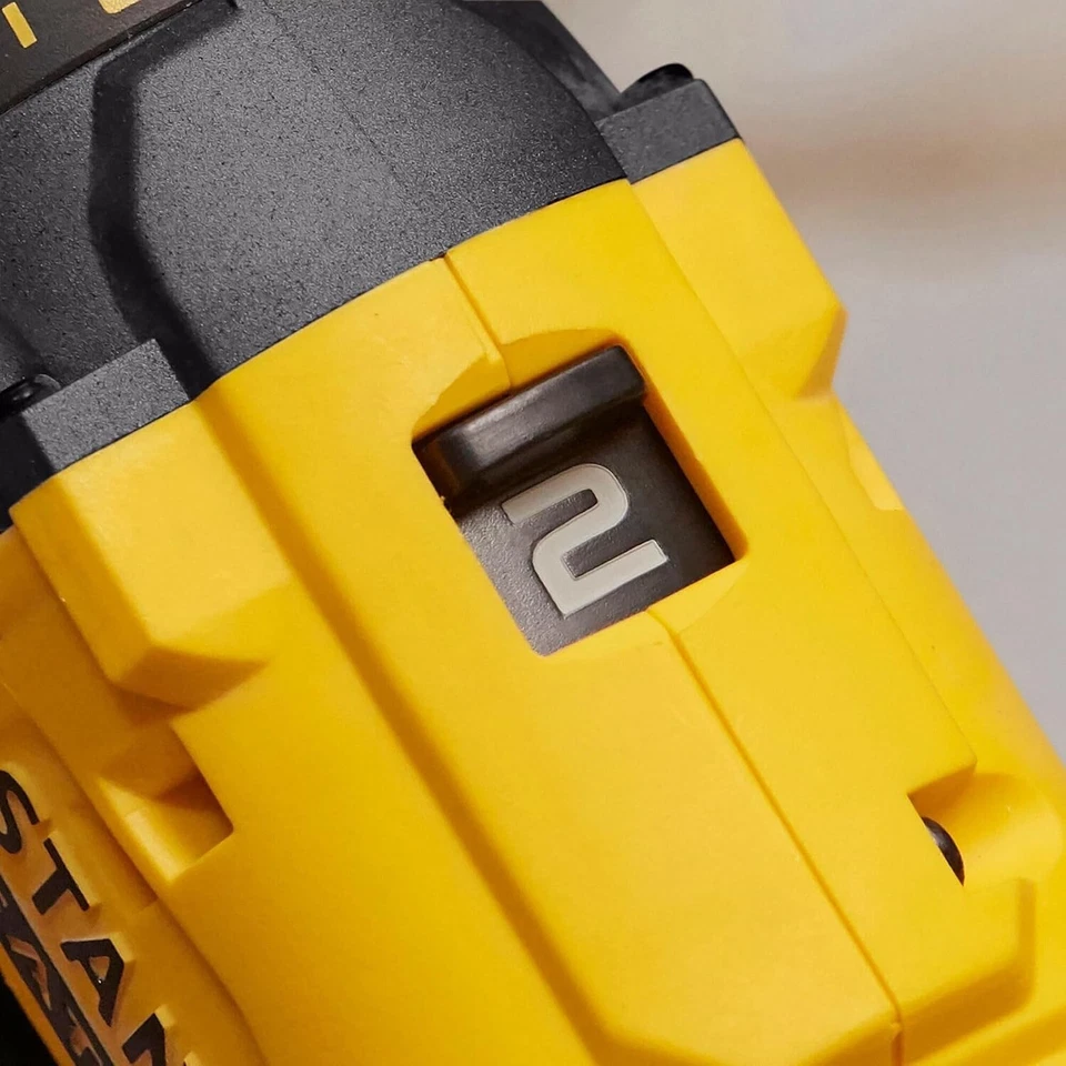 Stanley FatMax V20 Trapano Avvitatore 18V 2 Batterie Litio 2Ah Con 100 Accessori - Immagine 3 di 4