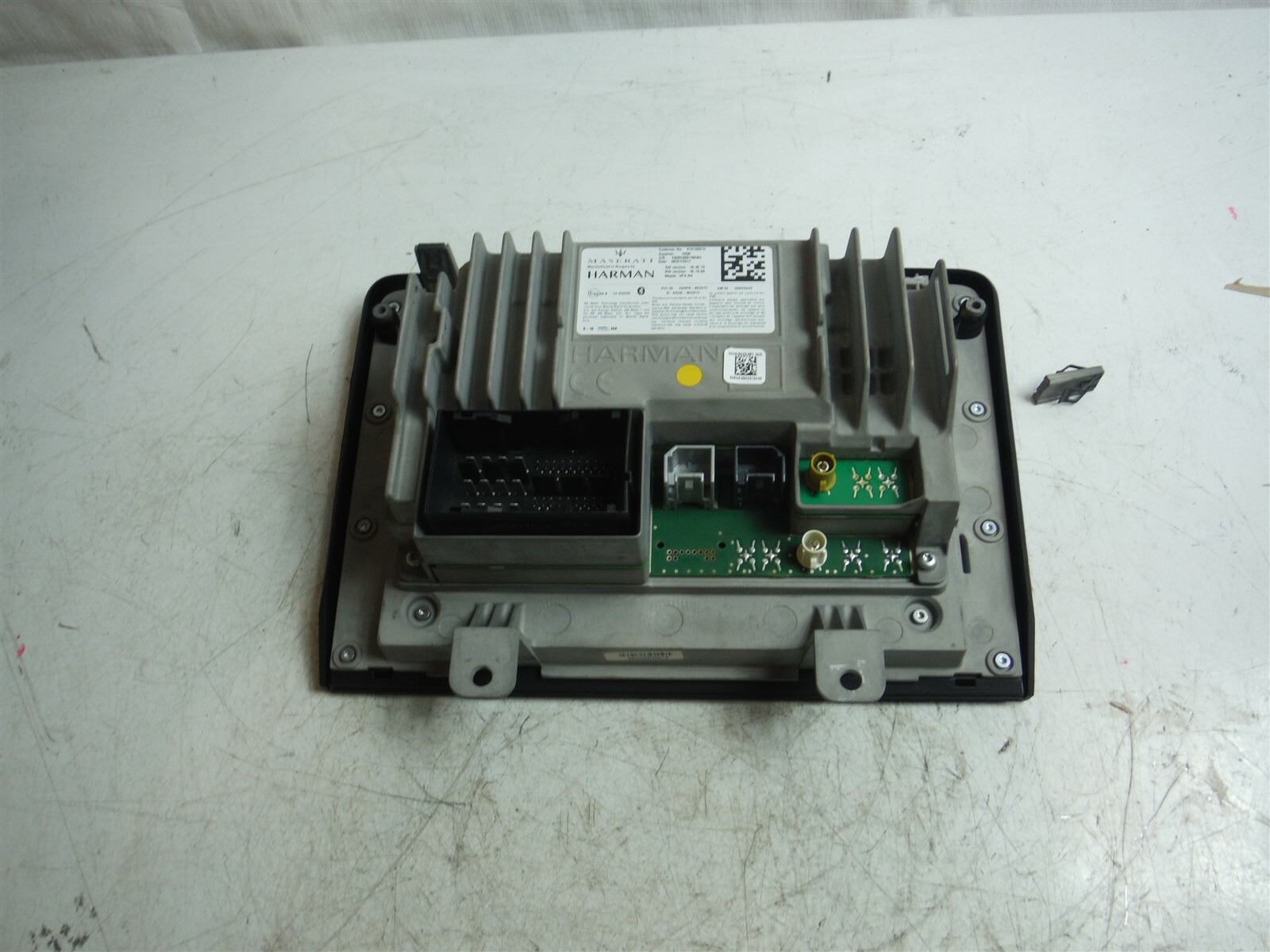 2017-2019 MASERATI GHIBLI NAVIGATION DISPLAY SCREEN CONTROL UNIT OEM 670104486
