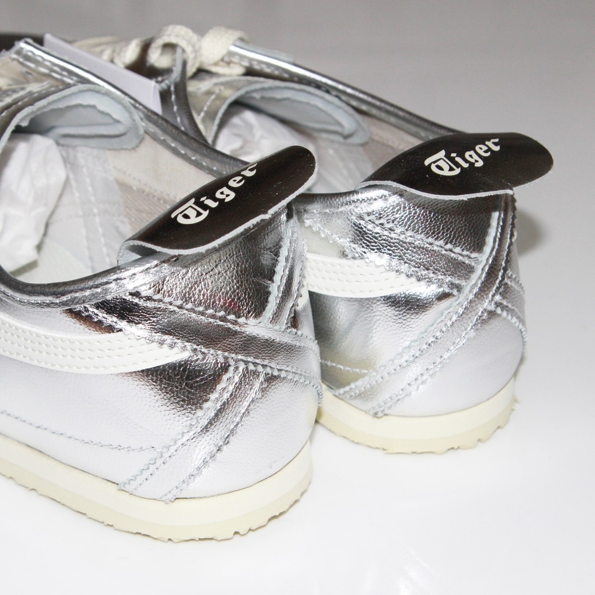 Onitsuka Tiger MEXICO 66 US10 THL7C2-9399 Silver Off white