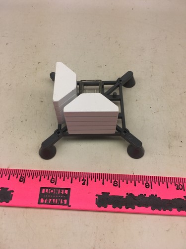 Menards ~ 1:50 Scale Die-Cast Construction Crane - Picture 7 of 7