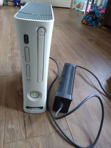 Xbox 360 Konsole weiß mit Strom- und Komponentenkabel. Getestet funktionsfähig