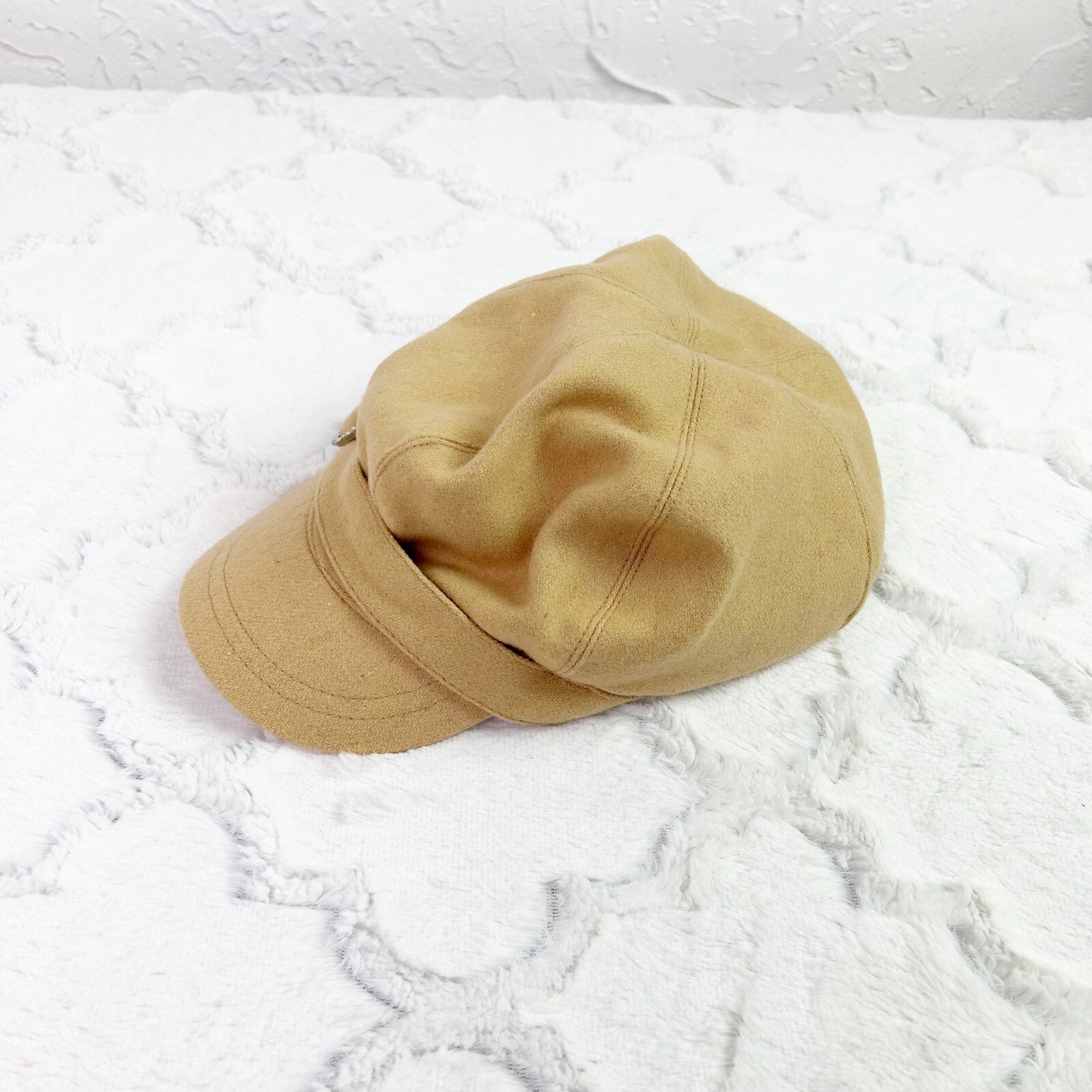 Vintage Y2K Early 2000s Tan Newsboy Hat Gem