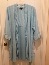 Earth Angels Women’s Short 2X Cozy Wrap Robe Pretty Lapels Pockets Lt Blue NWOT