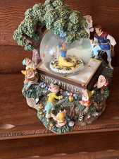 Vintage Rare Snow White & The Seven Dwarfs Snow Globe Rare Walt Disney