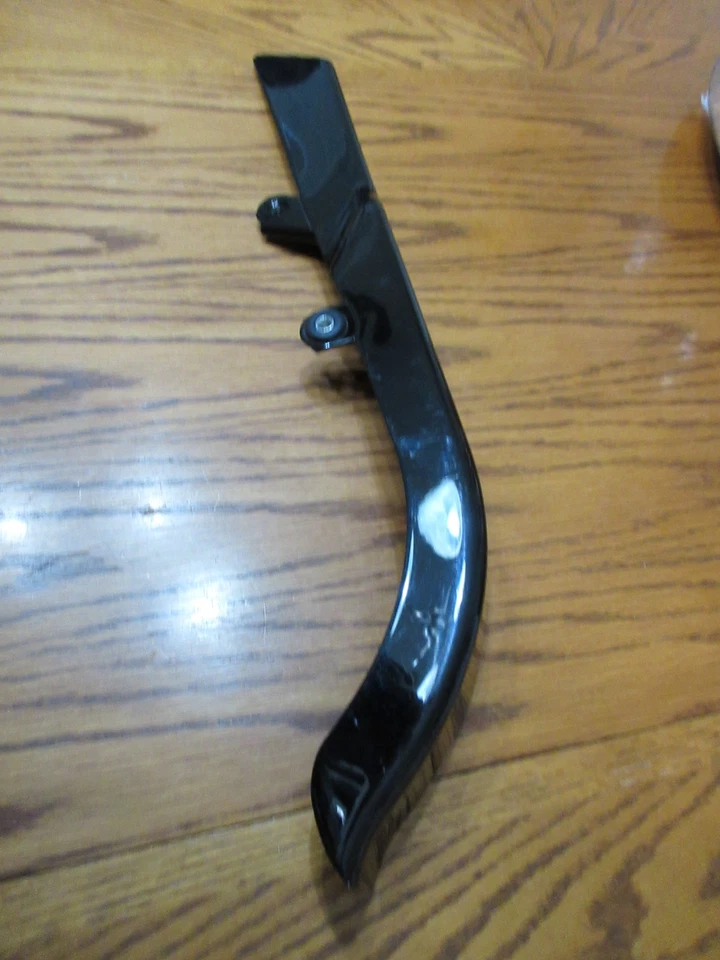 Protector de cinturón negro OEM 2018-2024 Harley Davidson Softail Street Fat Bob Heritage Foto 2 de 4