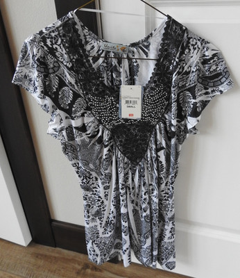 NEW Unity World Wear Women's Black White Pleated Short Sleeve V Neck Top Small