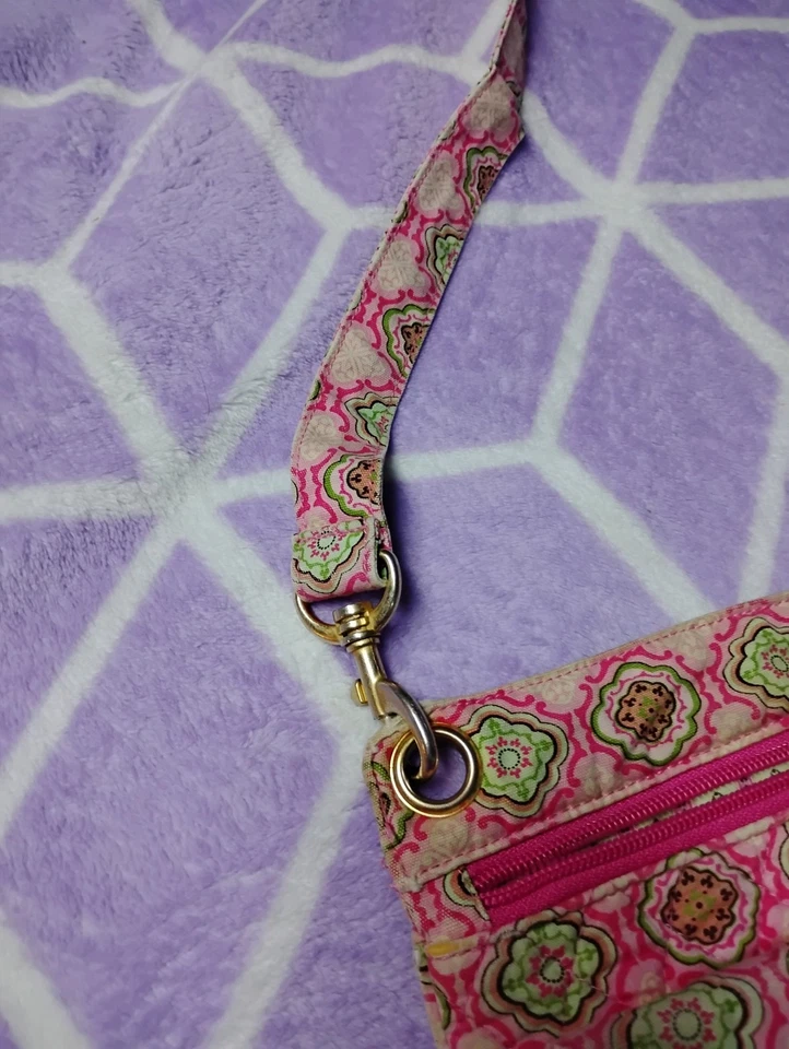 Bandolera Maggi B rosa y verde. Foto 3 de 4