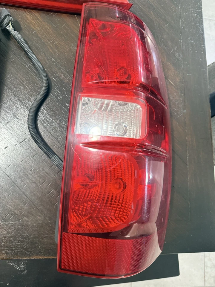 Pair Tail Lights Rear Brake Lamps Set for 07-14 Chevy Tahoe /Suburban Left Right - Image 2 of 4