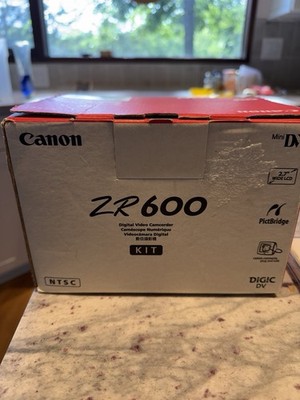 Canon ZR600 Mini DV Digital CamCorder Video Camera With Axessories