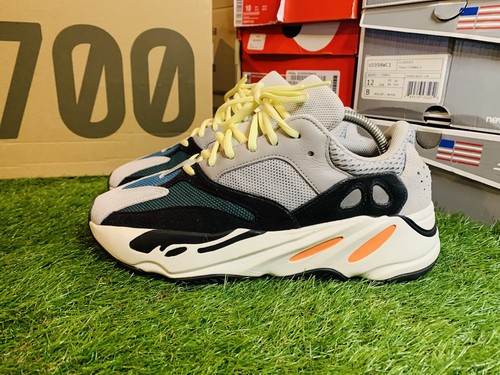 yeezy wave runner size 9