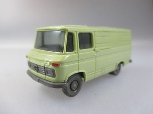 Wiking:MB 406, lindgrün,Version  ohne Lenkrad, Chassis anthrazith (PKW24)