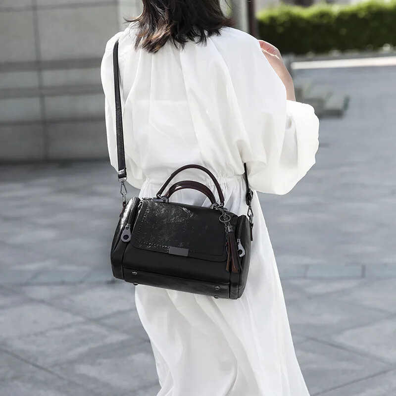 Women Shoulder Crossbody Bag Ladies Tassel Purse and Handbag Messenger Bags