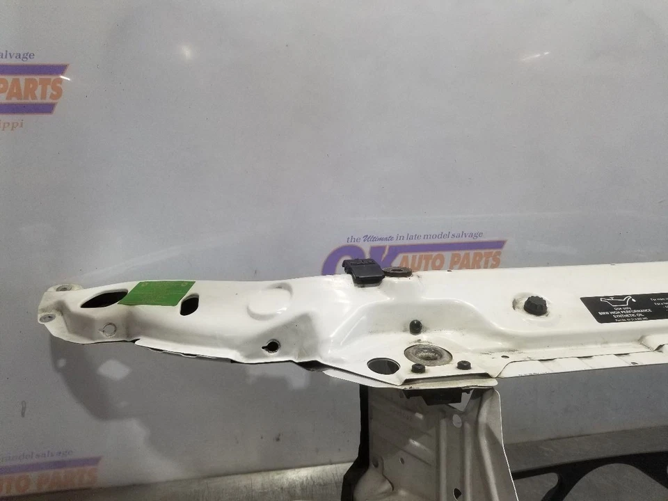 00 2000 BMW Z3 ROADSTER 2.8L RADIATOR CORE SUPPORT WITH HOOD LATCH  Foto 3 de 4