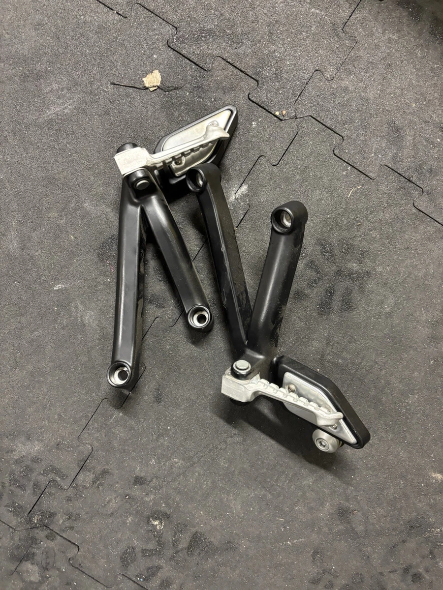 KIMISS - 2 Pedane Larghe In Alluminio CNC Per Moto E Dirt Bike | Rosso, Dimensioni 50x20 Mm, Antiscivolo Con Molle E Fissaggi