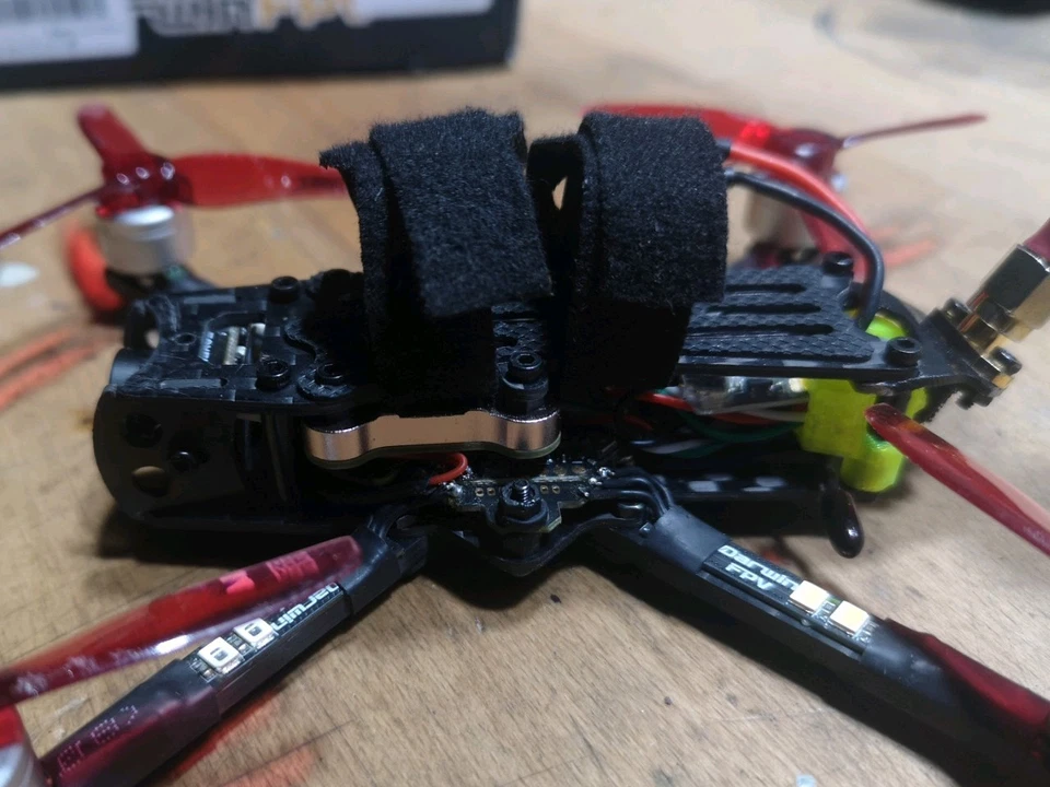 Darwin FPV Baby Ape V2 + FPV Brille + Akkus + Props + ELRS - Bild 4 von 4