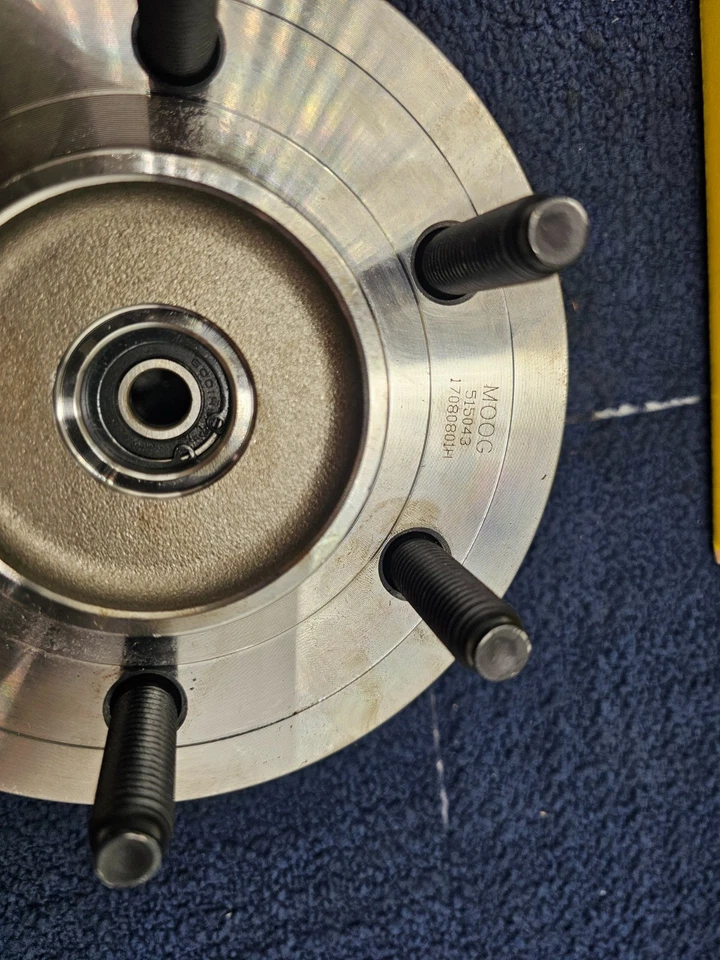 Cojinete y buje de rueda delantera Moog 515043 para Ford Expedition 2001-2006 Foto 3 de 4