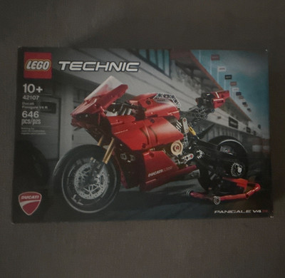 LEGO Technic Ducati Panigale V4 R 42107 646pcs Ages 10+ Complete Box