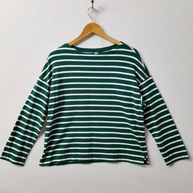 Uniqlo Green Crew Neck T-Shirt - Size L thumbnail 4