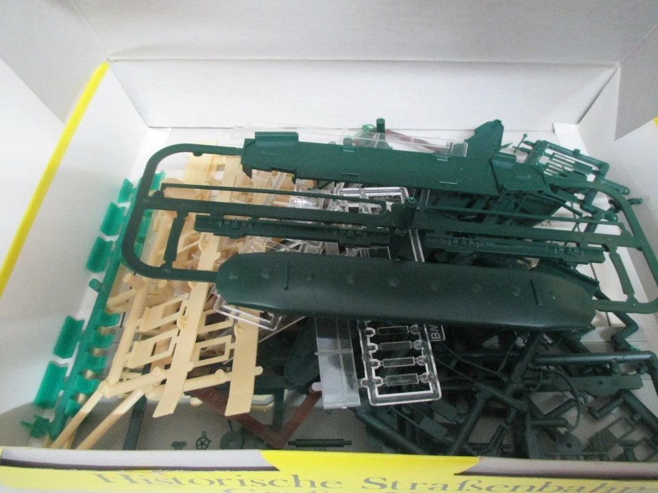1:87 H0: DDR Straßenbahn Bausatz "Großer Hecht" Dresden in OVP - Bild 2 von 4