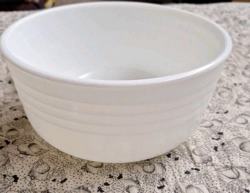 Vintage Pyrex 9in Diameter Milk Glass Mixing Bowl General Mills Made In USA