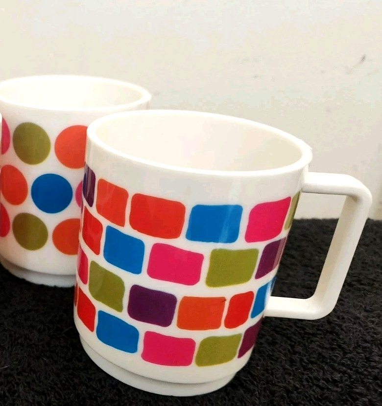 2 DEKA 1969 Vintage Set of Mugs Cups Camping Picnic Multi Color Plastic Unused