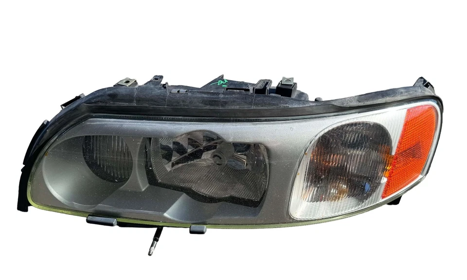 2004-2007 Volvo S60R V70R Front Head Light Head Lamps HID Headlight Pair READ - Image 4 of 4