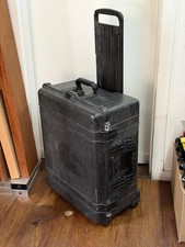 Pelican 1610 Protector Rolling Hard Case with Padded Dividers