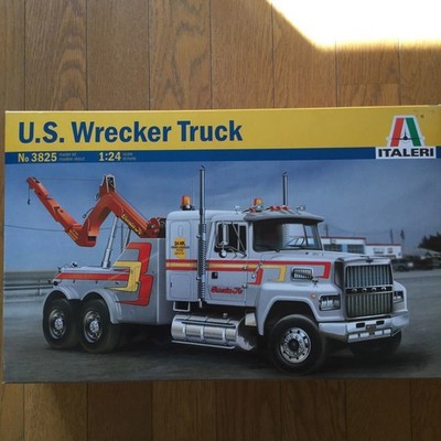 Italeri 1/24 US tow truck item Collectables 17+