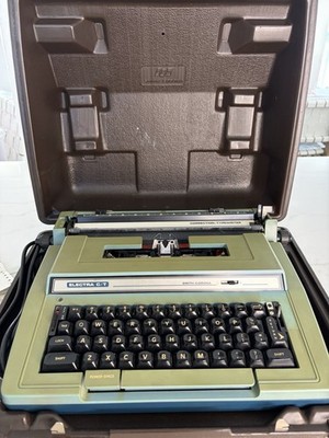 Vintage Smith-Corona Electra C/T Electric Typewriter Model 3L~Case~Green~Tested